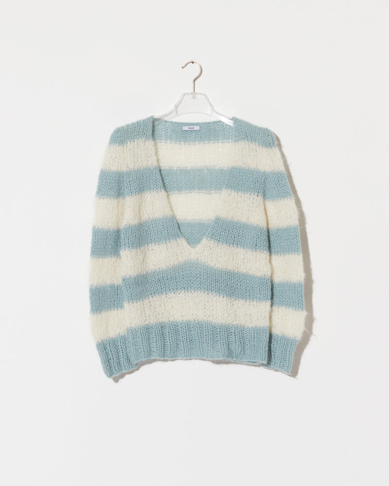 Soft alpaca striped V-neck pullover with relaxed fit and horizontal stripes in light tones