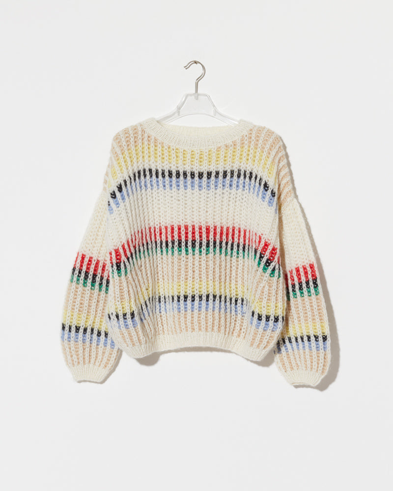 Hand-knitted structured sweater in creme made of alpaca wool