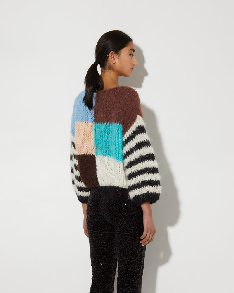 Maiami knittwear pullover. Colour blocking sweater.