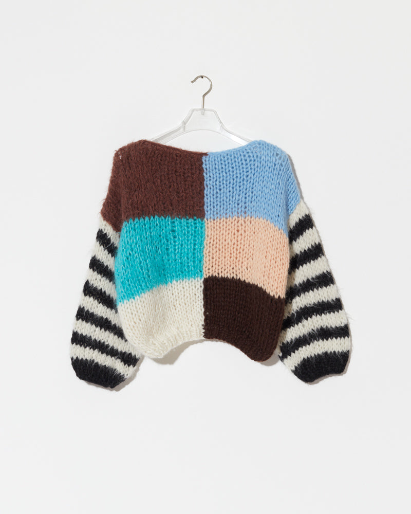 Maiami Alpaca Big Sweater. Colour blocking. Hand-knitted pullover.