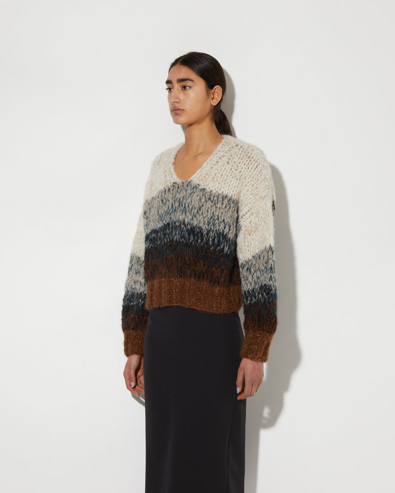 Maiami knitted pullover with v-neck. Made from Alpaca.