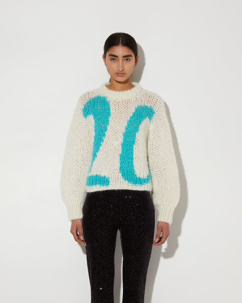 Maiami sweater in white. Higlight with mint. Made from Alpaca.