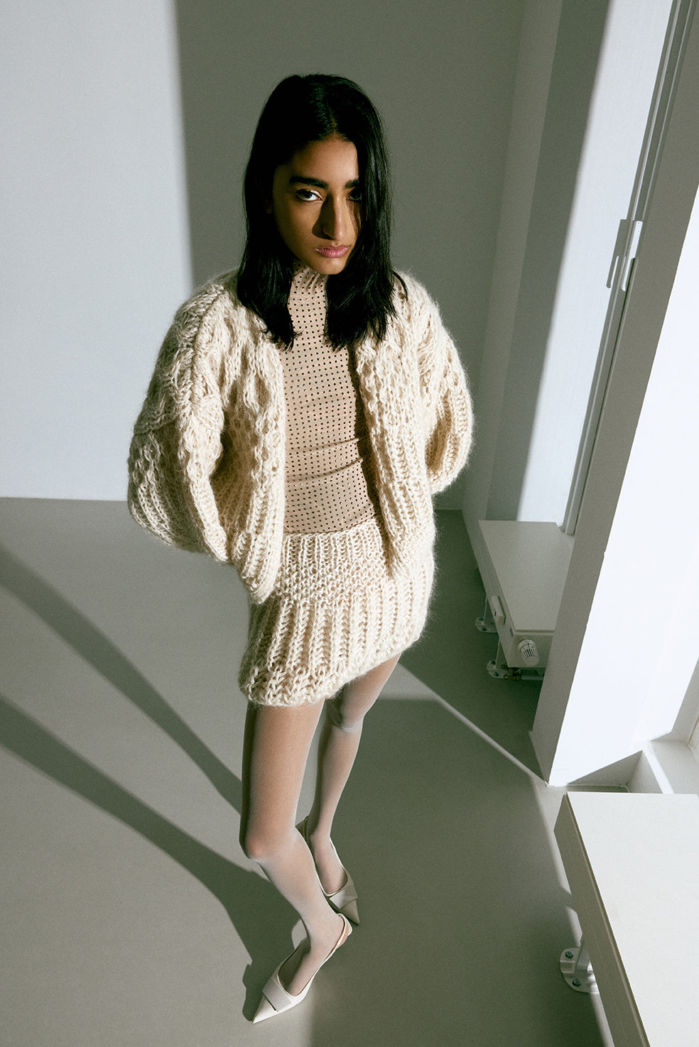 Maiami Mohair Structure Cardigan in beige. Bomber Cardigan with structure surface.