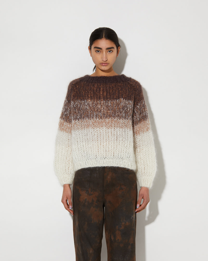 Model wearing Maiami Mohair Sweater Ombre in brown and creme.